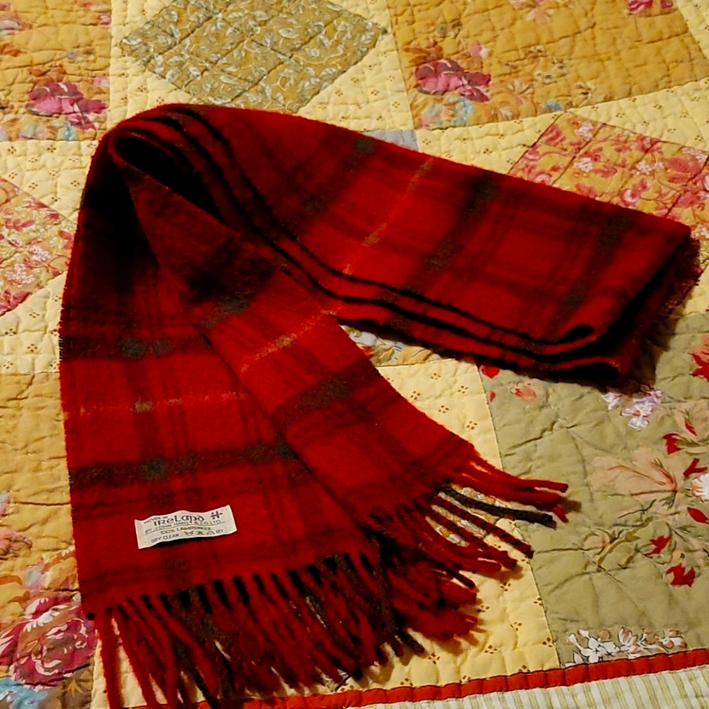 100% Lambswool plaid scarf